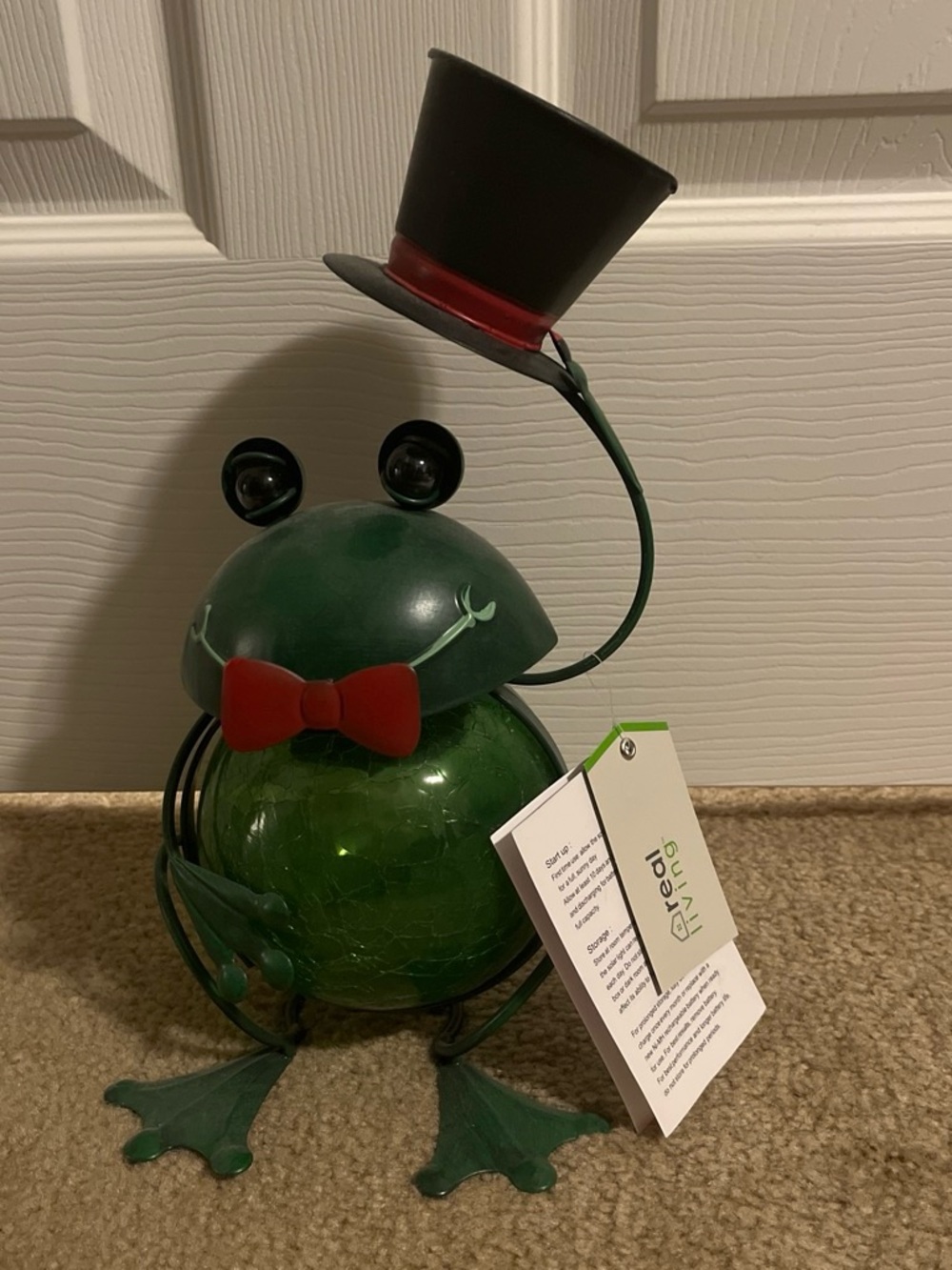 Green Frog Solar Accent Decor with Top Hat and Red Bow